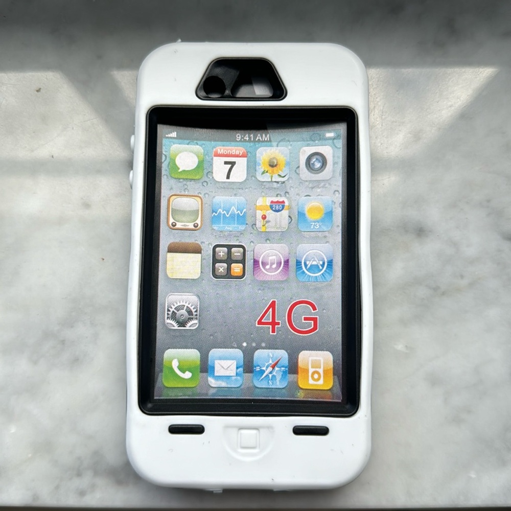 iPhone 4/4s black and white case